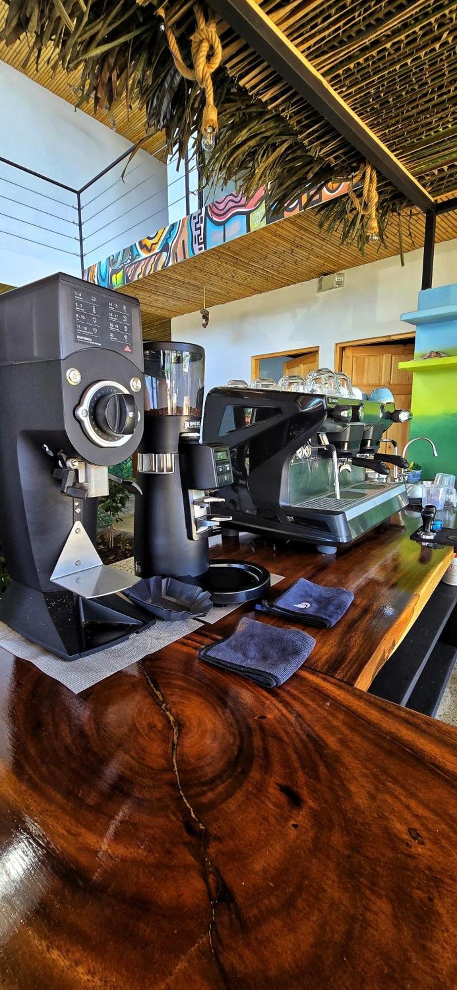 Bonding Coffee Roaster Cafe & Hotel كيبوس المظهر الخارجي الصورة